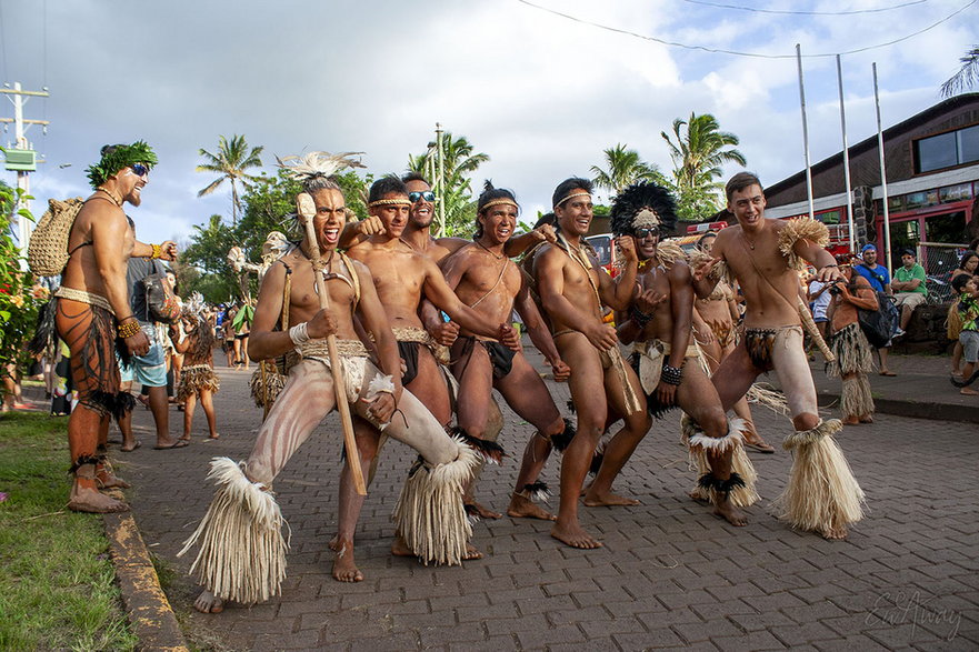 Męska reprezentacja młodzieży podczas festiwalowej parady