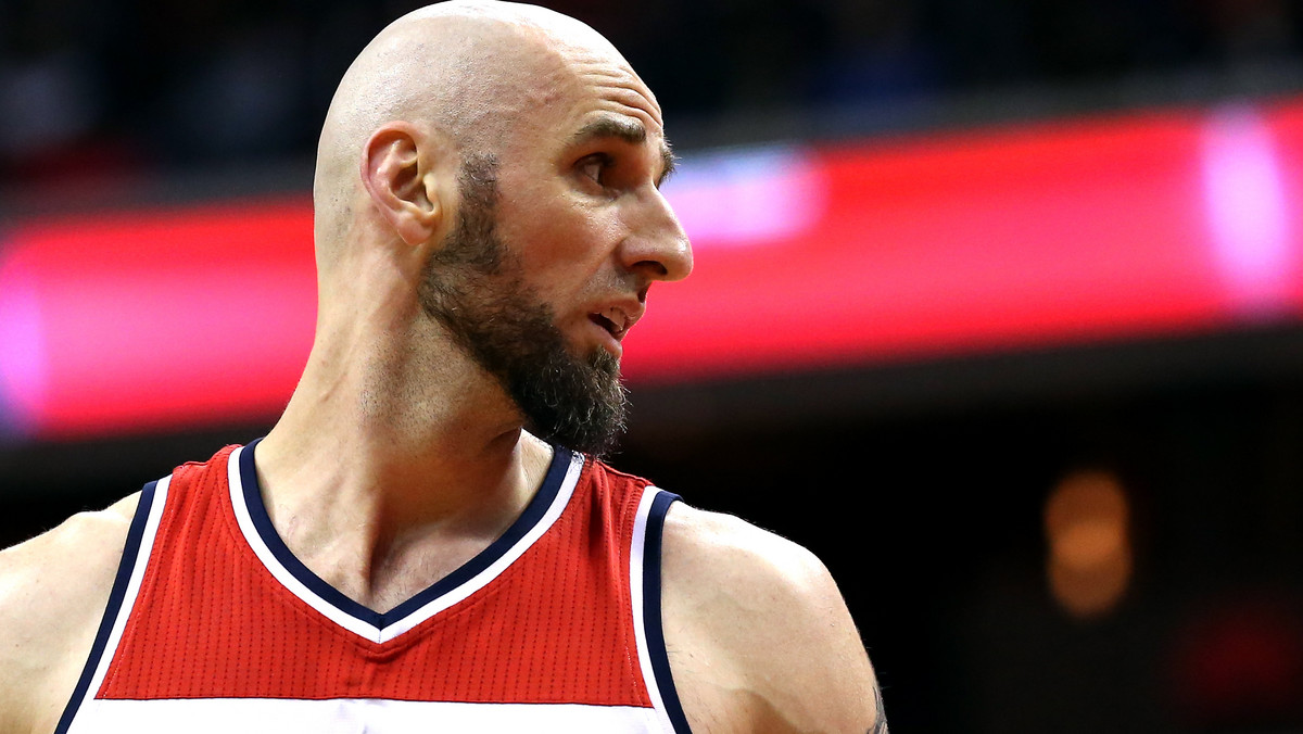 Marcin Gortat błyszczał w meczu Washington Wizards kontra Philadelphia 76ers, wygranym przez stołeczny zespół 106:93. Polski środkowy zanotował 20. w sezonie double-double, na które złożyło się 23 punkty i 14 zbiórek.