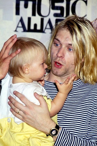 Kurt Cobain z córeczką Frances Bean Cobain na gali MTV w 1993 roku