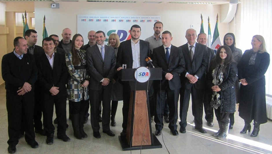 SDP ocenio poziv besmislenim: Almir Dazdarević sa odbornicima SDA