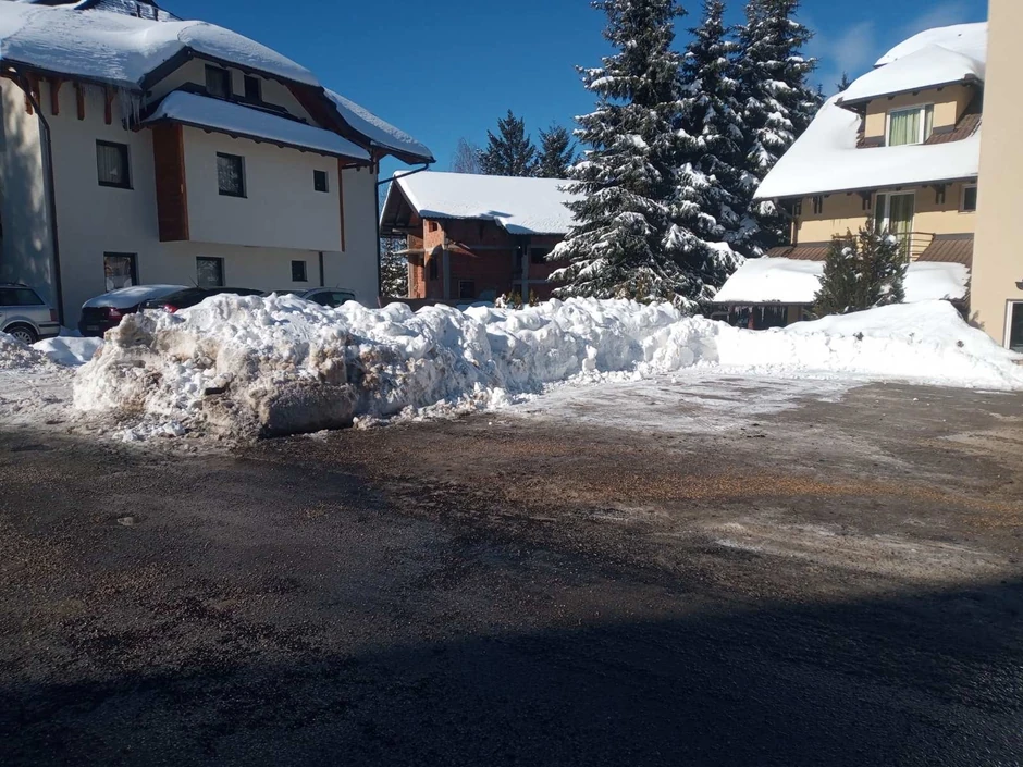 Muškarac izgoreo u automobilu