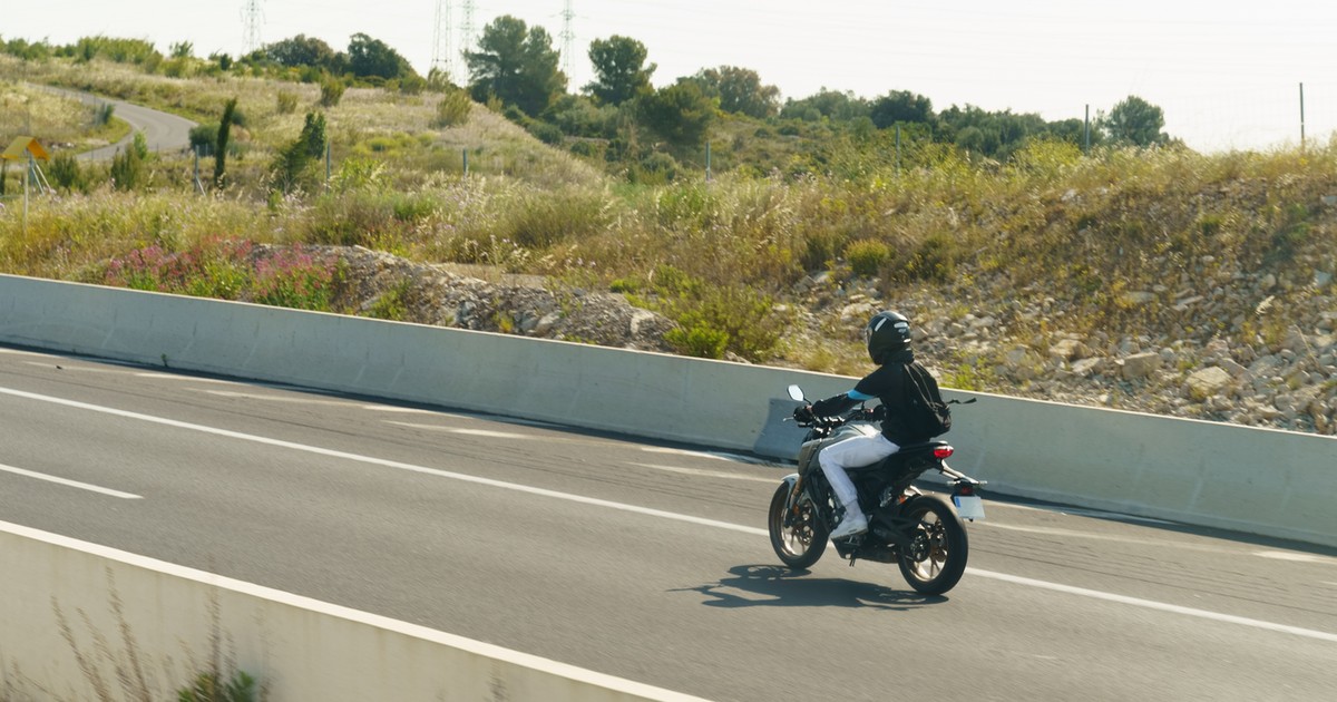 Ismét módosíthatják a KRESZ-t: nagy változás jöhet a motorosoknak