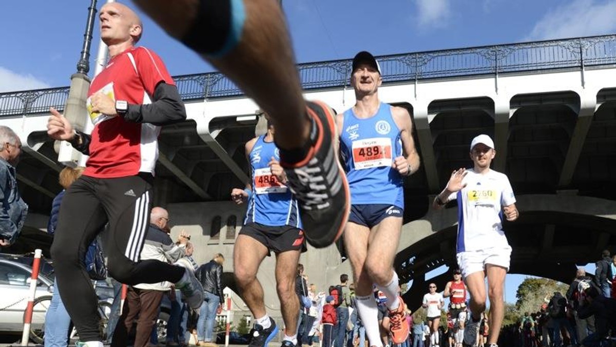 34 maraton warszawski ludzie biegną