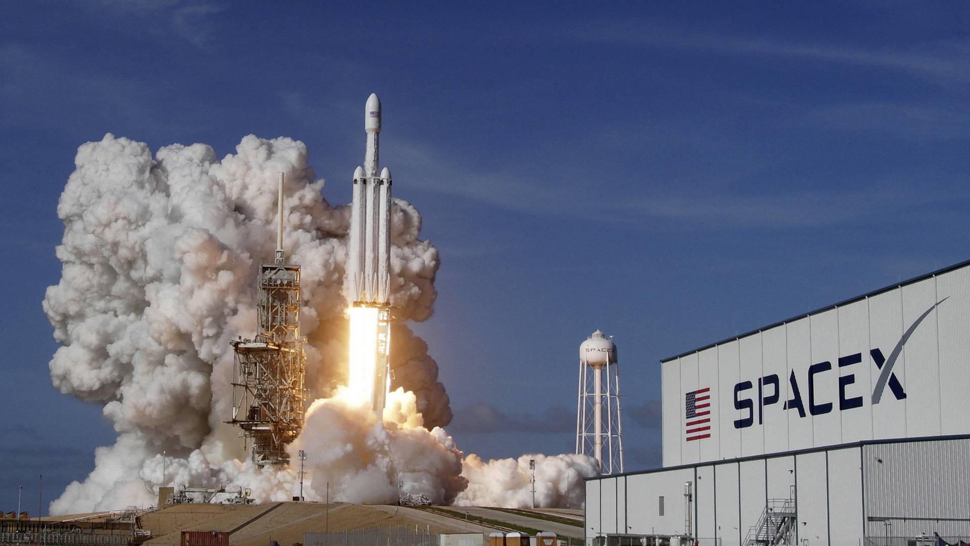 "Falcon Heavy" Die modernste Rakete der Welt fliegt und fliegt und