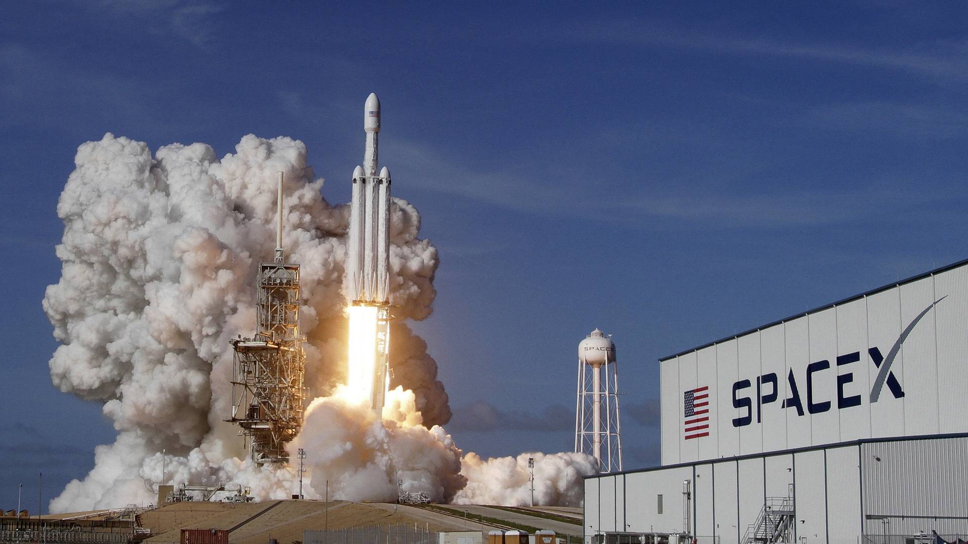 "Falcon Heavy": Die modernste Rakete der Welt fliegt und fliegt und