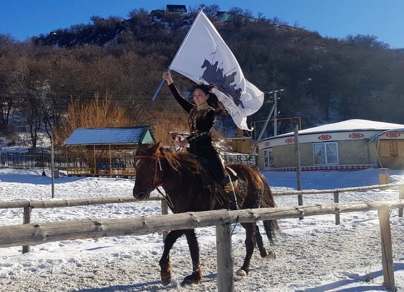 Kazachstan - Wiosna Hunów