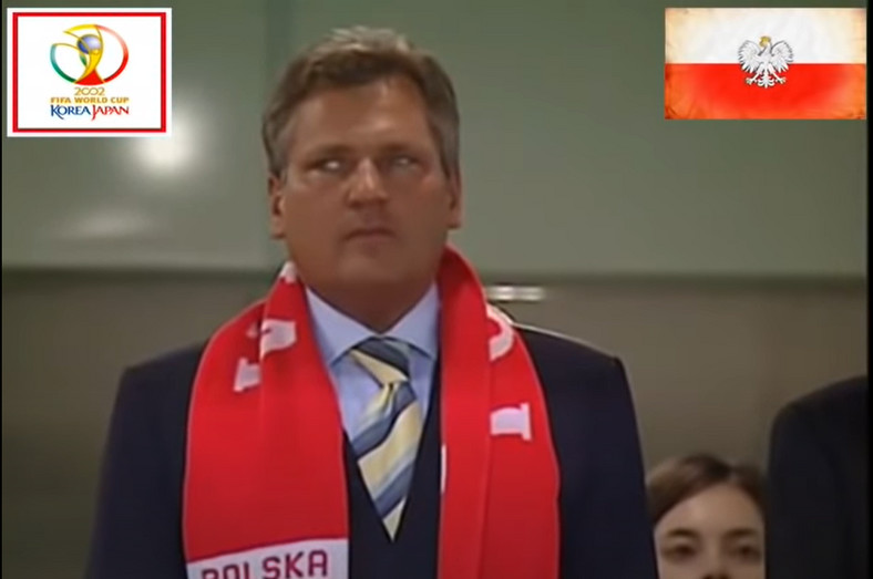 Aleksander Kwaśniewski podczas występu Edyty Górniak na mundialu (2002 r.)