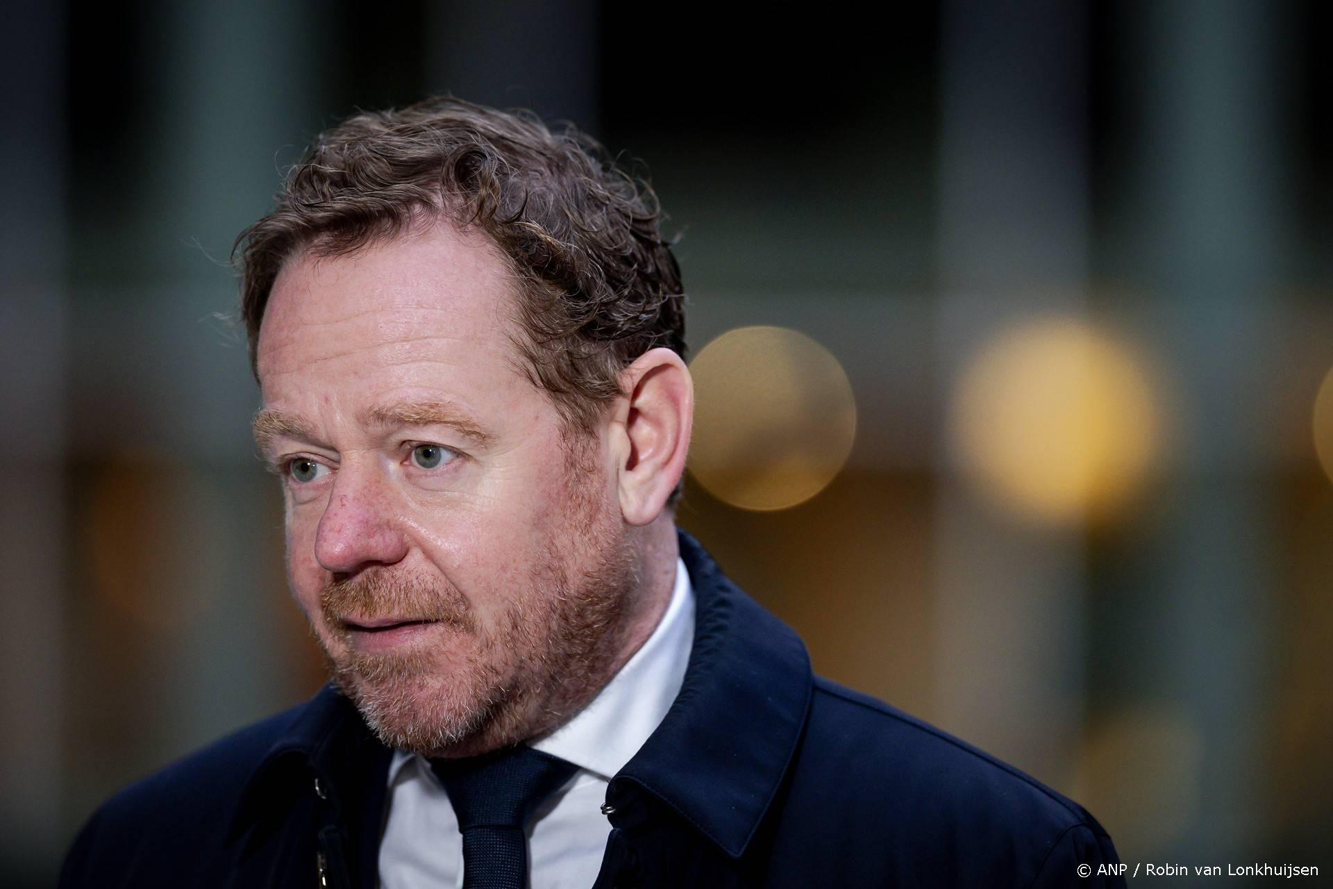 Belarus laat Nobelprijswinnaar en 122 politieke gevangenen vrij