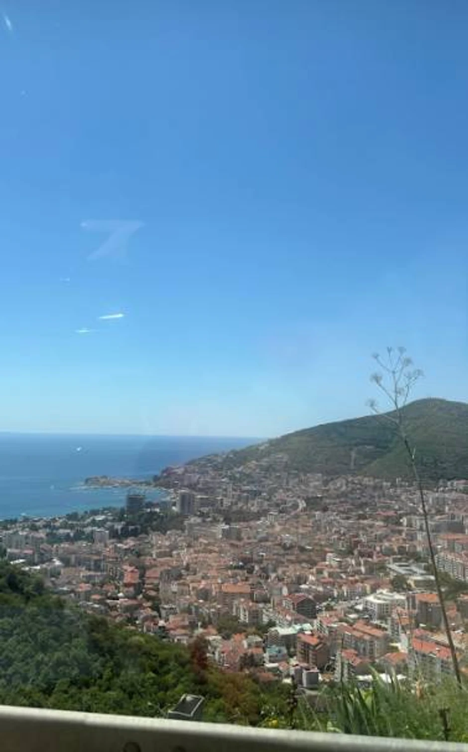 Samira Lončarević sa sinovima napustila Srbiju