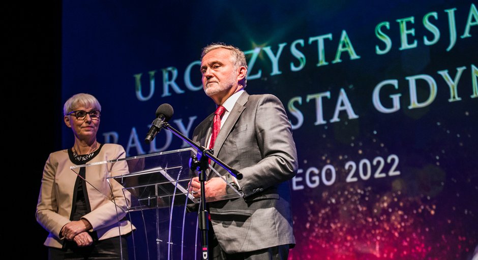 10 lutego br. w Teatrze Miejskim odbyła się uroczysta sesja Rady Miasta Gdyni - Joanna Zielińska, przewodnicząca Rady Miasta i prezydent Wojciech Szczurek