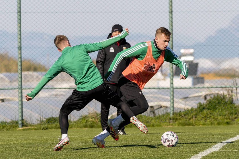 Tej zimy Mateusz Praszelik (21 l.) nigdzie się nie wybiera.