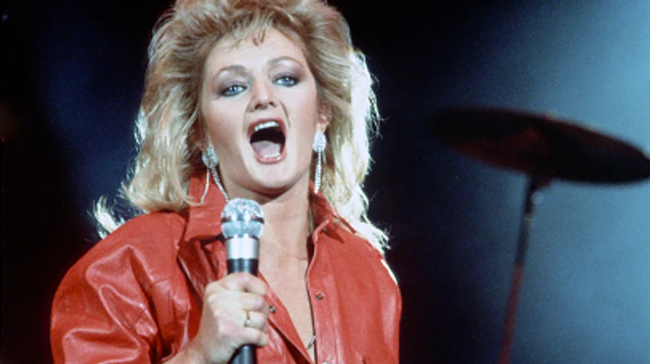 Njen prepoznatljivi crveni kožni kostim oduševio je fanove, a Boni Tajler ga je nosila na koncertima tokom promocije albuma Faster Than the Speed of Night | Foto: Getty Images