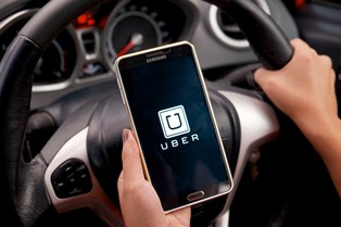 Uber zatrudnił byłego inżyniera NASA. Firma pracuje nad latającymi autami