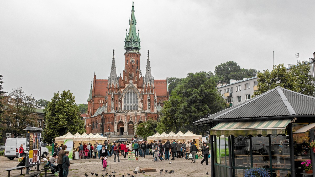 ZIKiT-owi najwyraźniej spodobało się prowadzenie konsultacji społecznych. Po tym jak takowe zapowiedziano ws. zmian organizacji ruchu wokół Placu Nowego, teraz ZIKiT zapowiada konsultacje ws. przebudowy Rynku Podgórskiego.