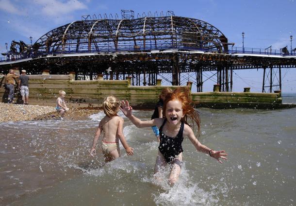 Wielka Brytania morze molo dzieci fotografia zdjęcia