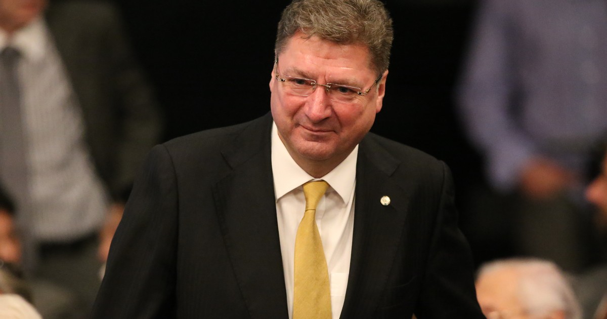 Leváltották Parragh Lászlót