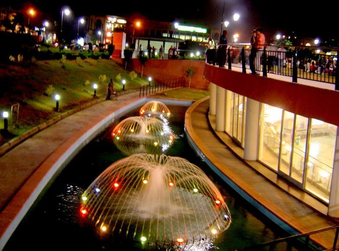 9. New Delhi, dzielnica Connaught Place. Wynajęcie jednego metra powierzchni biurowej kosztuje tu średnio 94,5 euro miesięcznie. Źródło: Wikimedia Commons, licencja Creative Commons Attribution 2.0 Generic, autor: sumita_roy