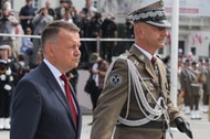 Szef MON Mariusz Błaszczak i szef Sztabu Generalnego Wojska Polskiego gen. Rajmund Andrzejczak