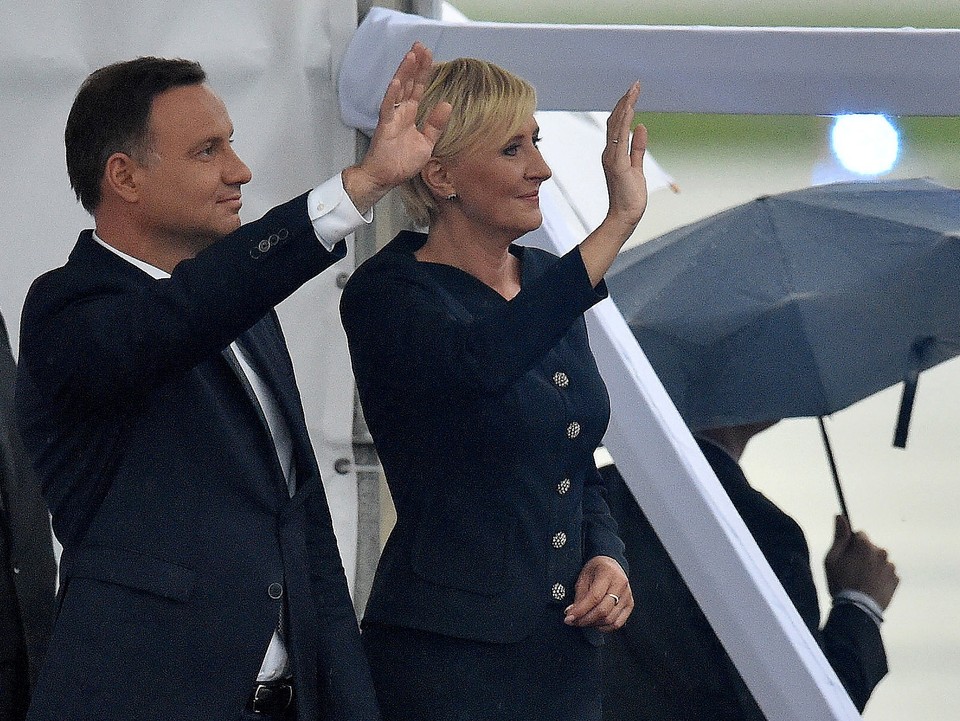 KRAKĂ?W-BALICE Ĺ?DM 2016 PAPIEĹť FRANCISZEK (Andrzej Duda, Agata Kornhauser-Duda)