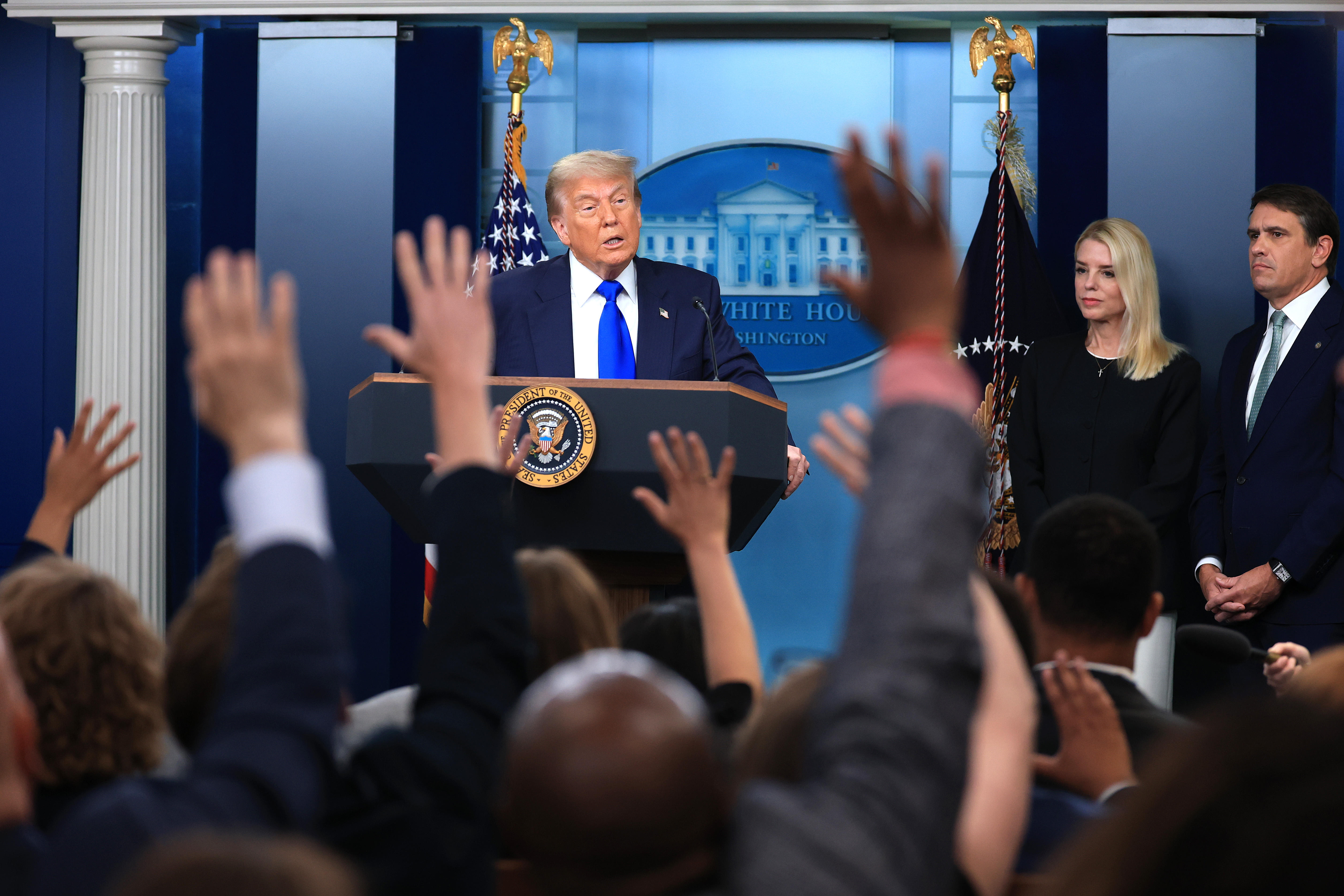 Supremo EEUU avala despidos masivos de Trump en gobierno