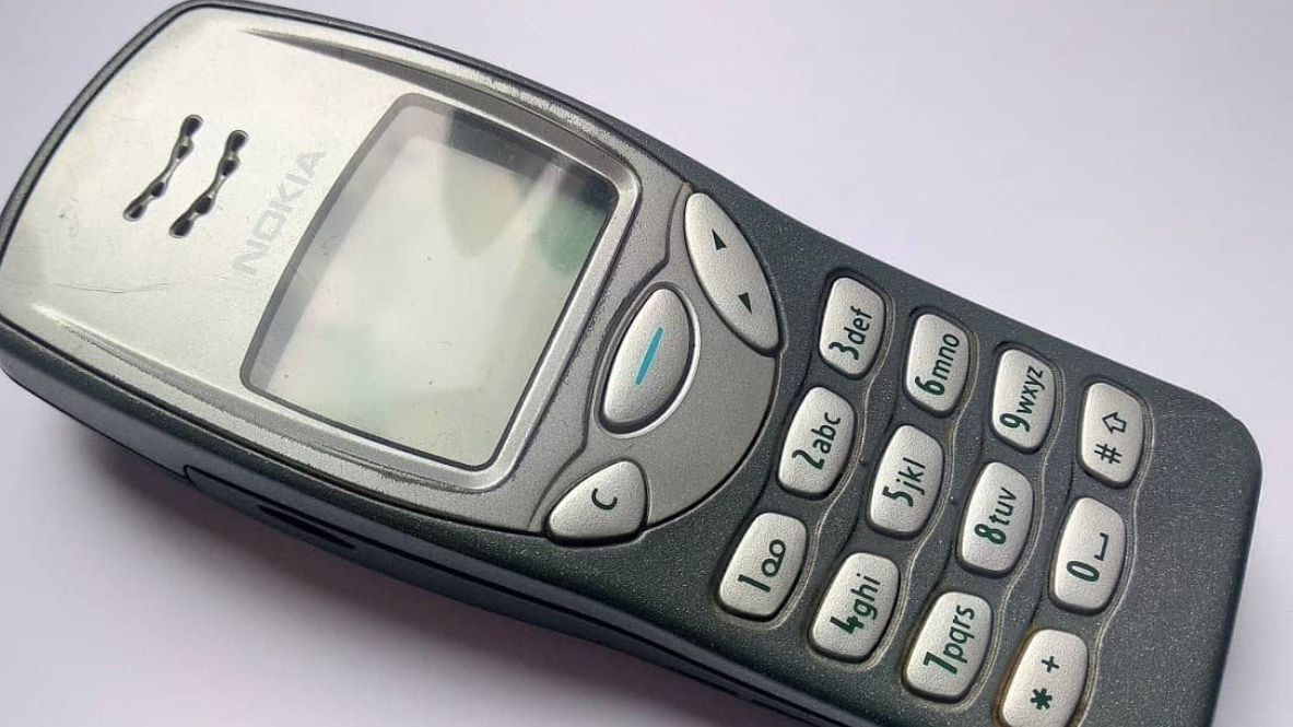 A Nokia belengette egy klasszikus telefon újjászületését: lehet, hogy a Nokia 3210?