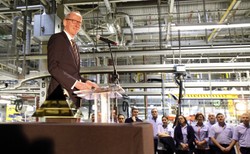 Szef Opla zachwycony polską fabryką, przywiózł motoryzacyjnego Oscara. "To najwyższa klasa światowa"