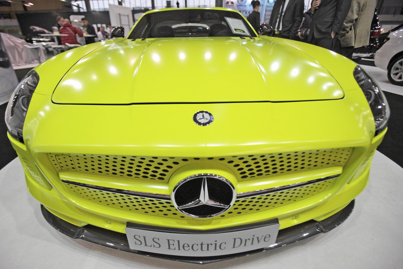 Jedną z atrakcji robiących furorę na wystawie jest samochód z przyszłości o mocy 750 KM czyli elektrycznie napędzany Mercedes SLS AMG Electric Drive. Niemiecki producent pochwalił się też najnowszym modelem CLA i odmłodzoną klasą E.