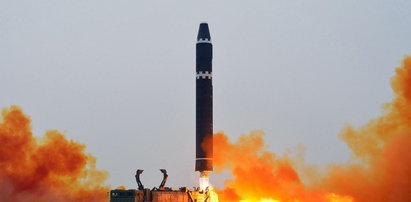 Korea Północna pręży muskuły, wystrzeliła rakietę międzykontynentalną [WIDEO]