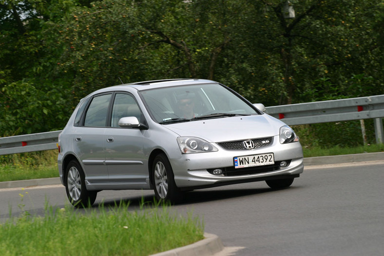 Honda Civic (lata prod. 2001-05) cena od 10 500 zł Polecana wersja: 1.6/110 KM