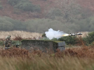 Amerykańskie pociski Javelin to dla Ukraińców cenna broń w walce z rosyjskimi czołgami. Po przekazaniu ich dużej liczby Ukrainie, USA muszą odbudować swój arsenał. W szybkiej produkcji m.in. tych pocisków ma pomóc firma Ursa Major.