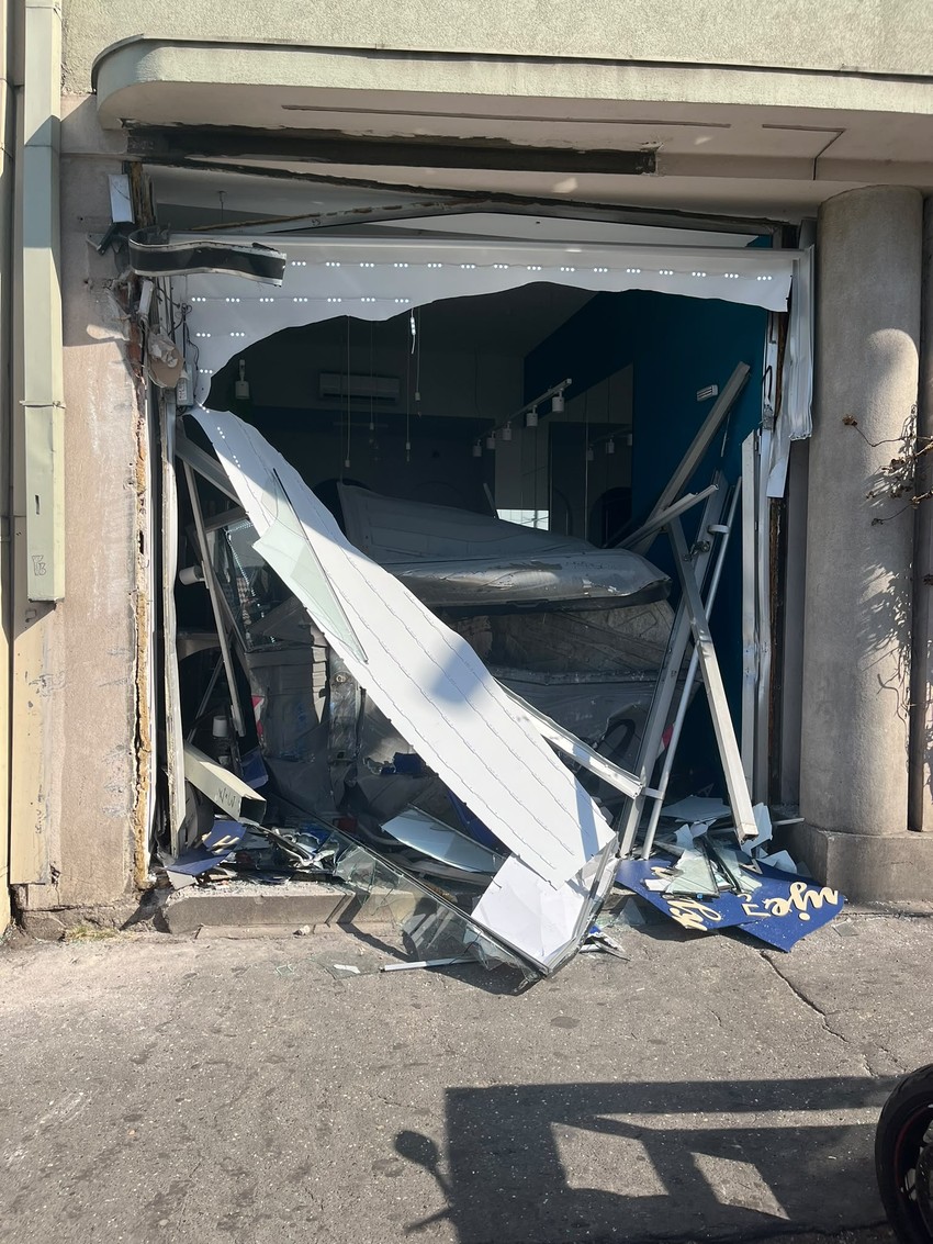 Lokal u koji se zakucao autobus na Zelenom vencu