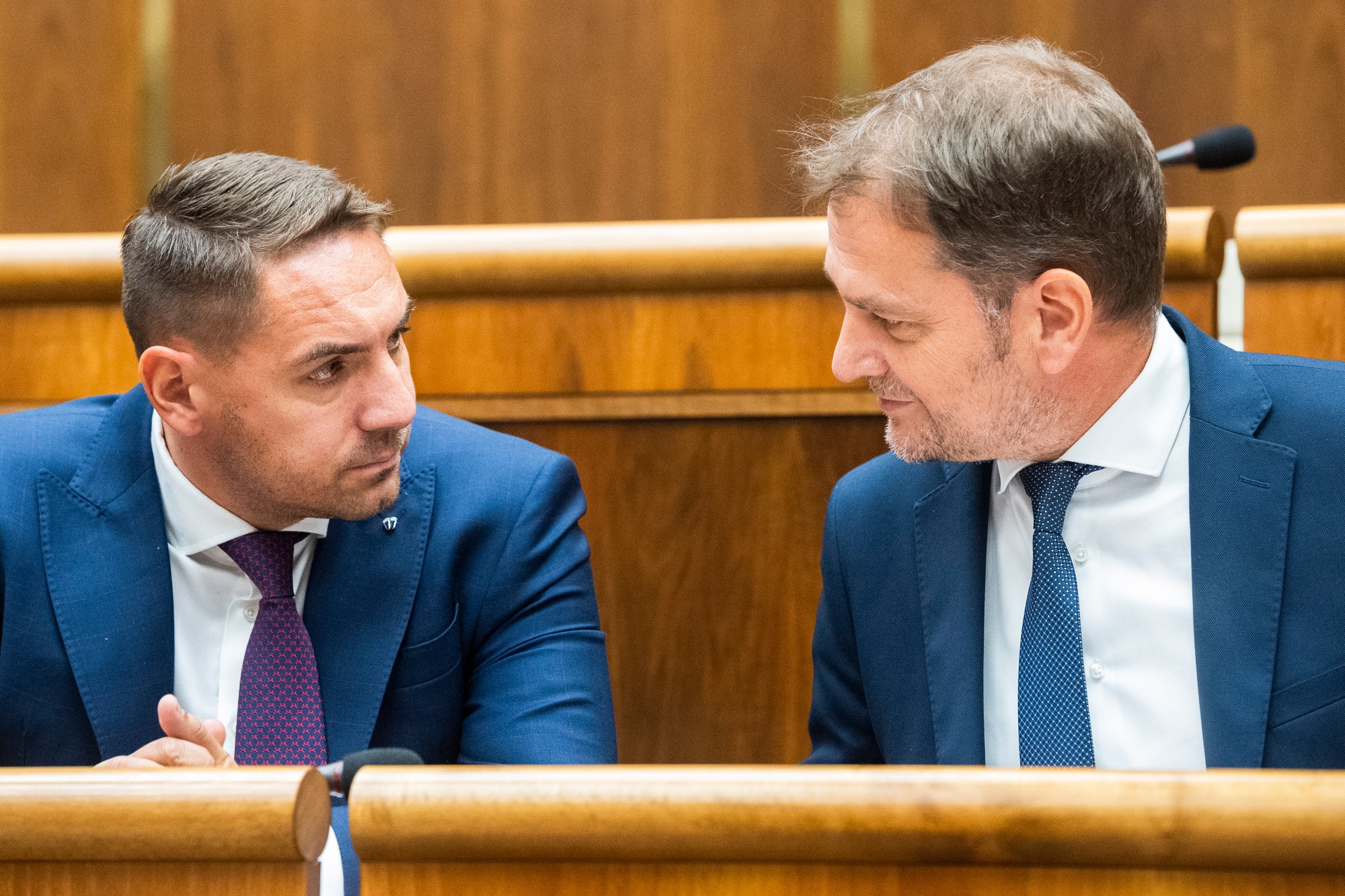 Poslanec NRSR György Gyimesi a minister financií  Igor Matovič.