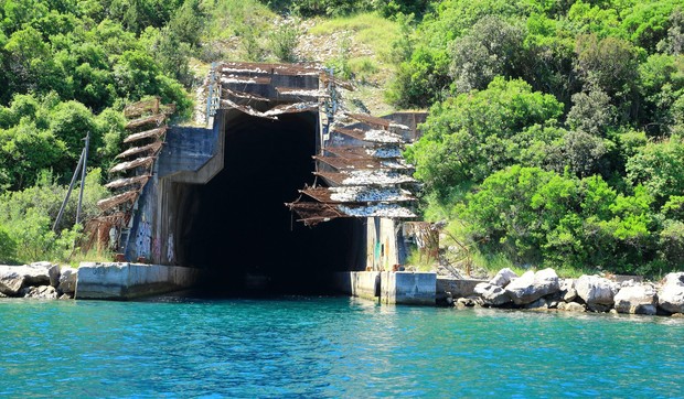 Podmornički tunel u Boki kotorskoj