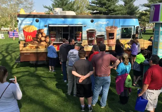 Big Mac z food trucka również w Polsce? McDonald's wjeżdza nie na swoje podwórko