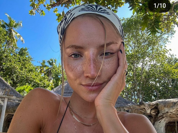 Widok postu zamieszczonego na profilu Agaty Sieramskiej - Agatycze na Instagramie: rajskie wakacje na Seszelach.