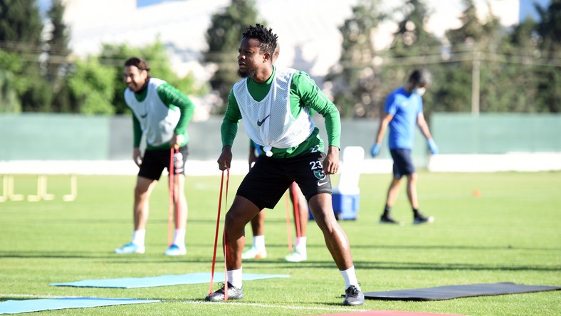 Ogenyi Onazi has been advised to stay off action for two to three weeks (Twitter/https://twitter.com/Denizlispor)