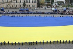 Ukraina flaga wielka Madiyevskyy Vyacheslav