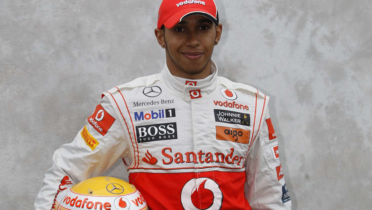 Lewis Hamilton (McLaren) chce wrócić na szczyt. Aby tego dokonać - jak sam przyznał - potrzebuje nowej dziewczyny.