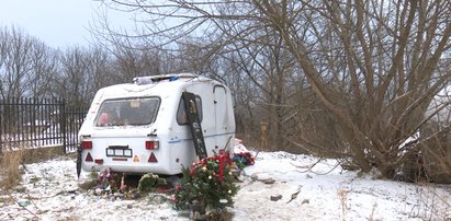 Matka i syn żyli w przyczepie. Stracili wszystko przez długi