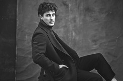 'Jakub Józef Orliński. Music for a While'. Powstał film o słynnym śpiewaku operowym i modelu