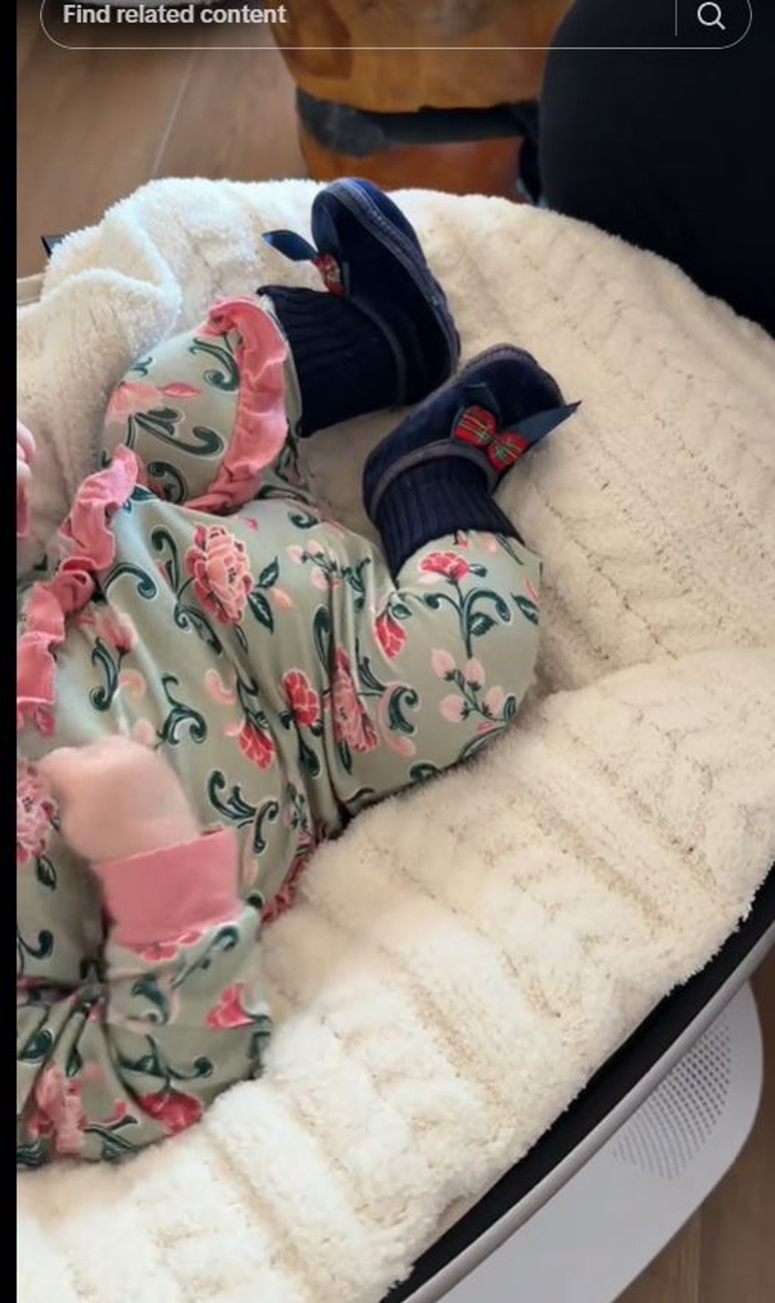 Anđela obukla ćerki svoje stvari