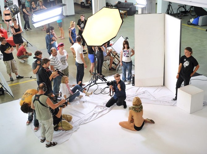 Top Model: sesje i pokazy w trudnych warunkach