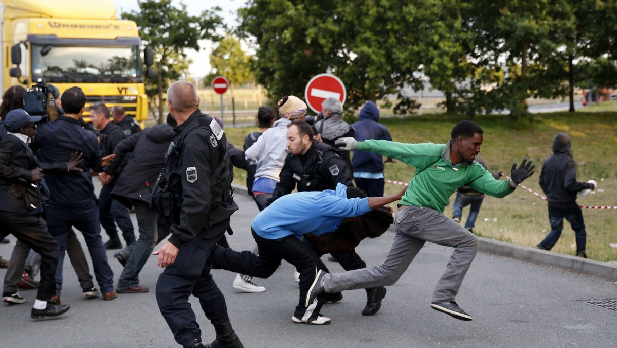 imigranci, calais, francja, anglia, la manche