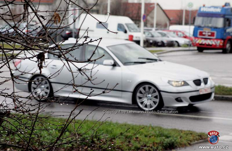 Zdjęcia szpiegowskie: lifting BMW 5