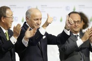 French President Francois Hollande and UN Secretary-General Ban Ki-moon react during the final plena