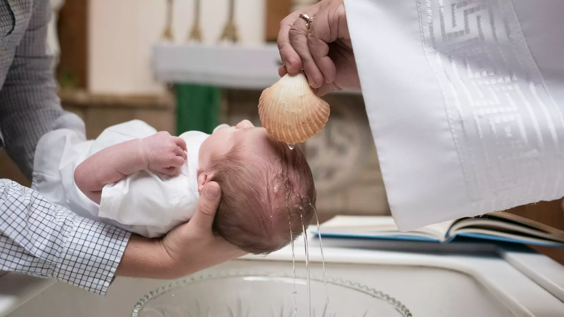 Wyszłam za mąż za ateistę. Kłócimy się o chrzest dzieci [LIST]