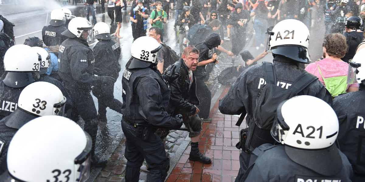 "Witamy w piekle". Starcia policji z demonstrantami przed szczytem G20 w Hamburgu