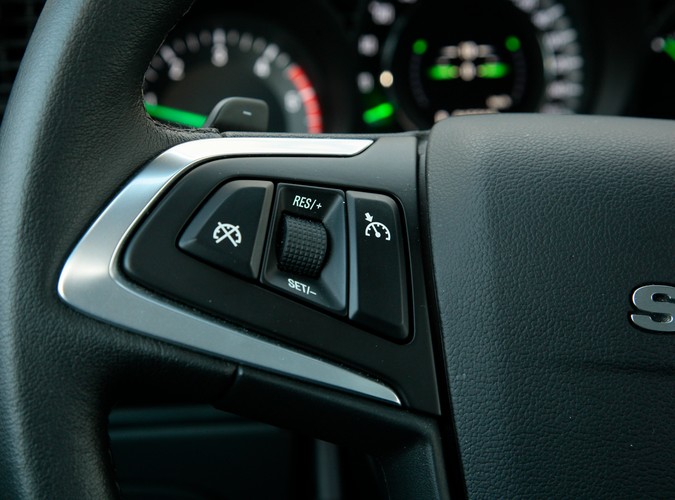 Oto najnowszy Saab 9-5 chwycił kierowców za serce. Tak, tak Polacy zamiast niemieckich gablot wybierają najnowszą limuzynę szwedzkiej marki. Wirus turbo z dnia na dzień atakuje nowe organizmy!