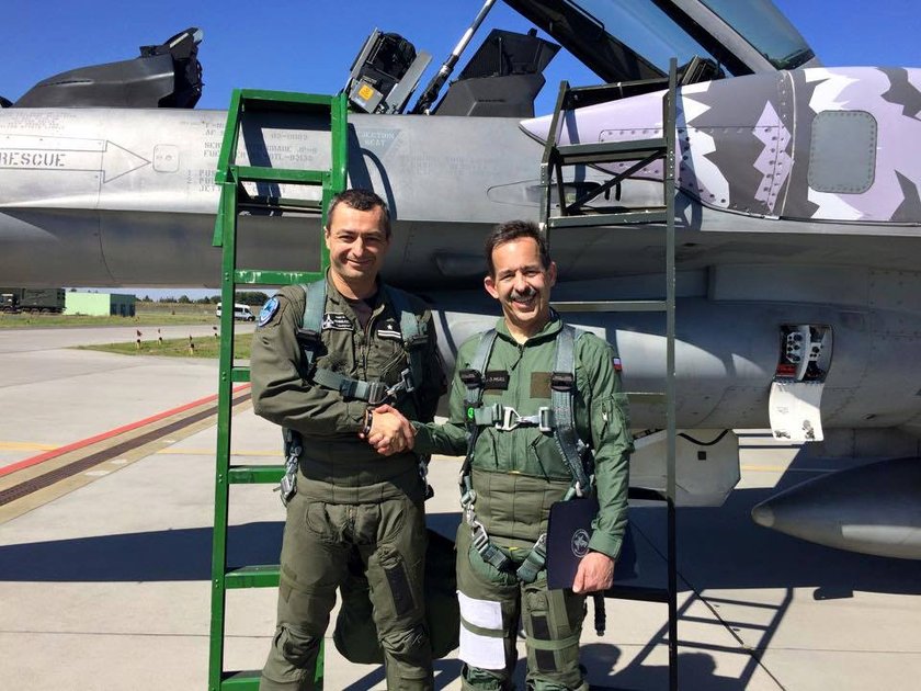 Odchodzący ambasador USA latał polskim F-16