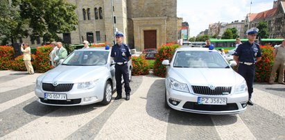 Widzisz te auta? Zwolnij! To policja!